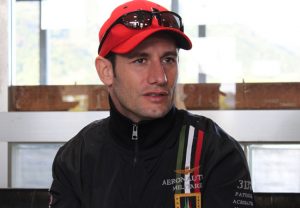 ミルコデムーロの糞騎乗酷すぎwww府中で捲るゴミwww