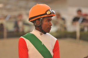 なんで黒人の騎手がいないんだ