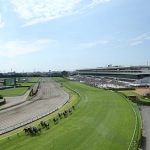 明日家族で中山競馬場行く予定ですが先週のみんなの競馬で場内のヤジが凄かったのが心配です